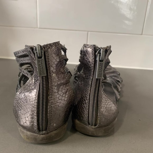 Kenneth Cole Reaction Sandals - Picture 3 of 4